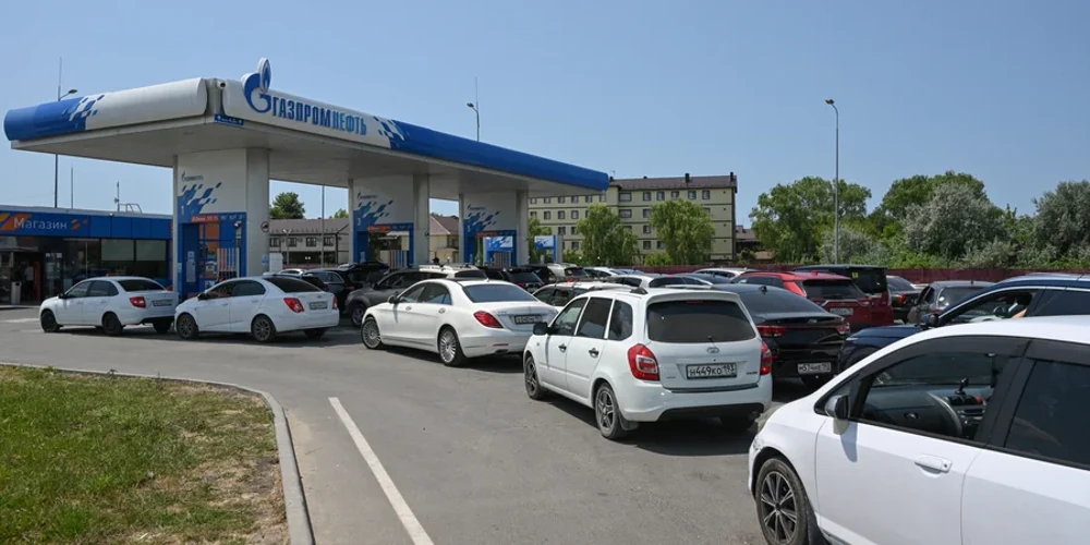 У РФ продовжили заборону експорту бензину: Новак анонсував перегляд обмежень на дизпальне