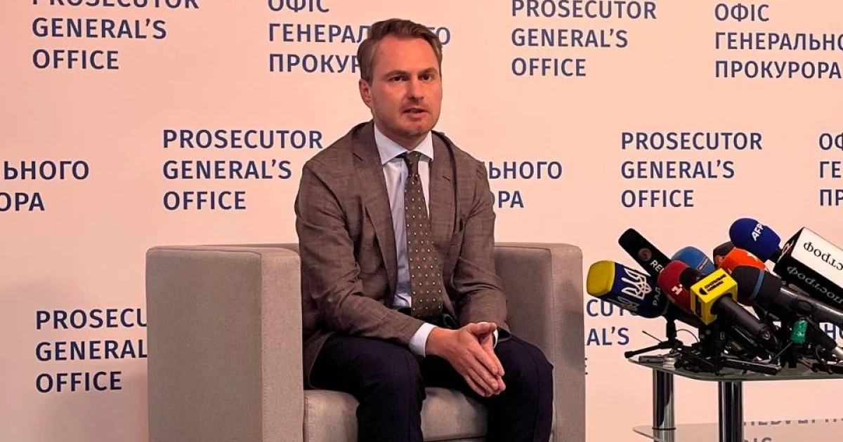Подання щодо Кравченка: імена, дати й ухвалені рішення